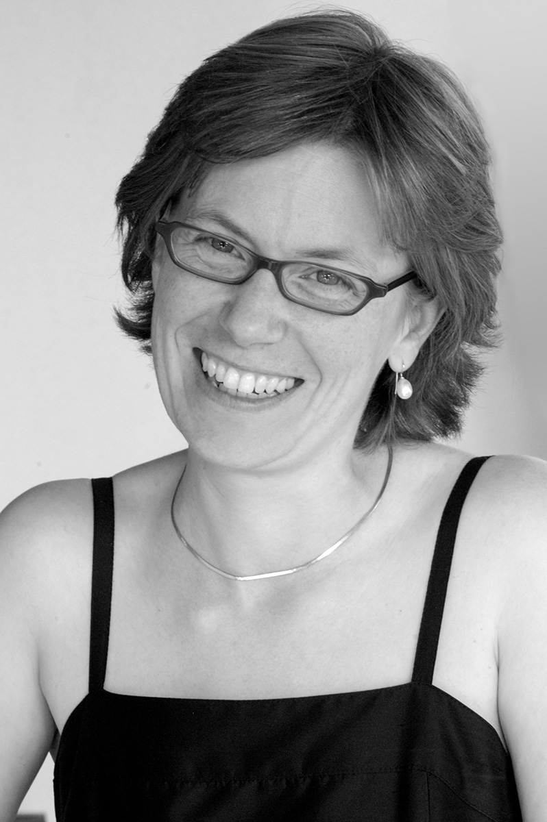 Dr. Julia Ronge